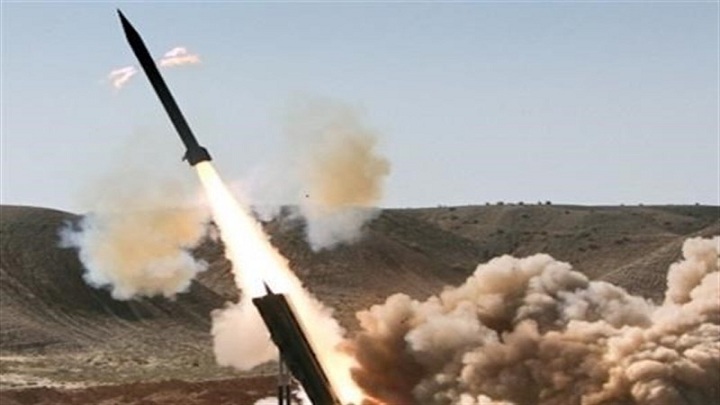 الجيش اليمني يدك تجمعات العدوان السعودي في نجران ومأرب بصواريخ باليستية