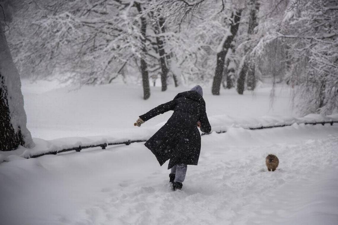 La ‘nevada del siglo’ sepulta a Moscú y deja perplejos a sus residente