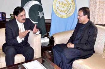 Pakistan Backs Afghan Offer of Talks with Taliban
