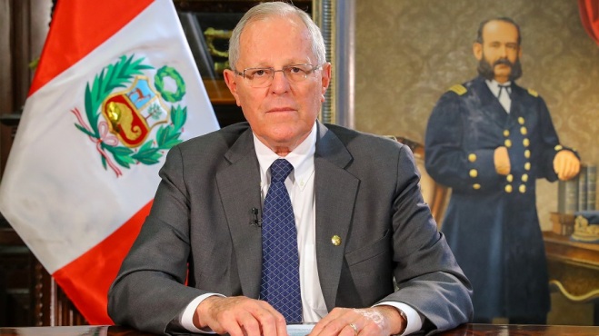 Presidente de Perú renuncia a su cargo