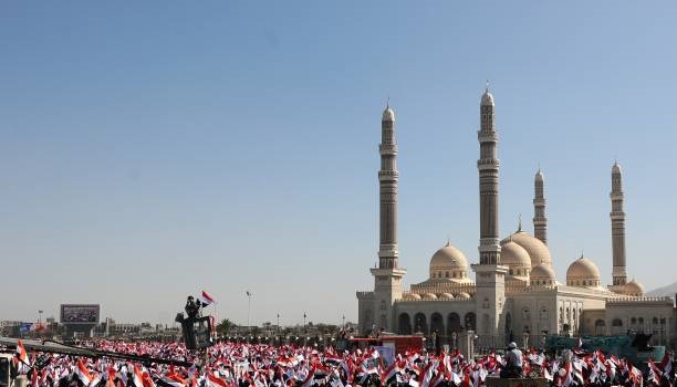 Masiva marcha en Yemen en el tercer aniversario del inicio de la agresión saudí