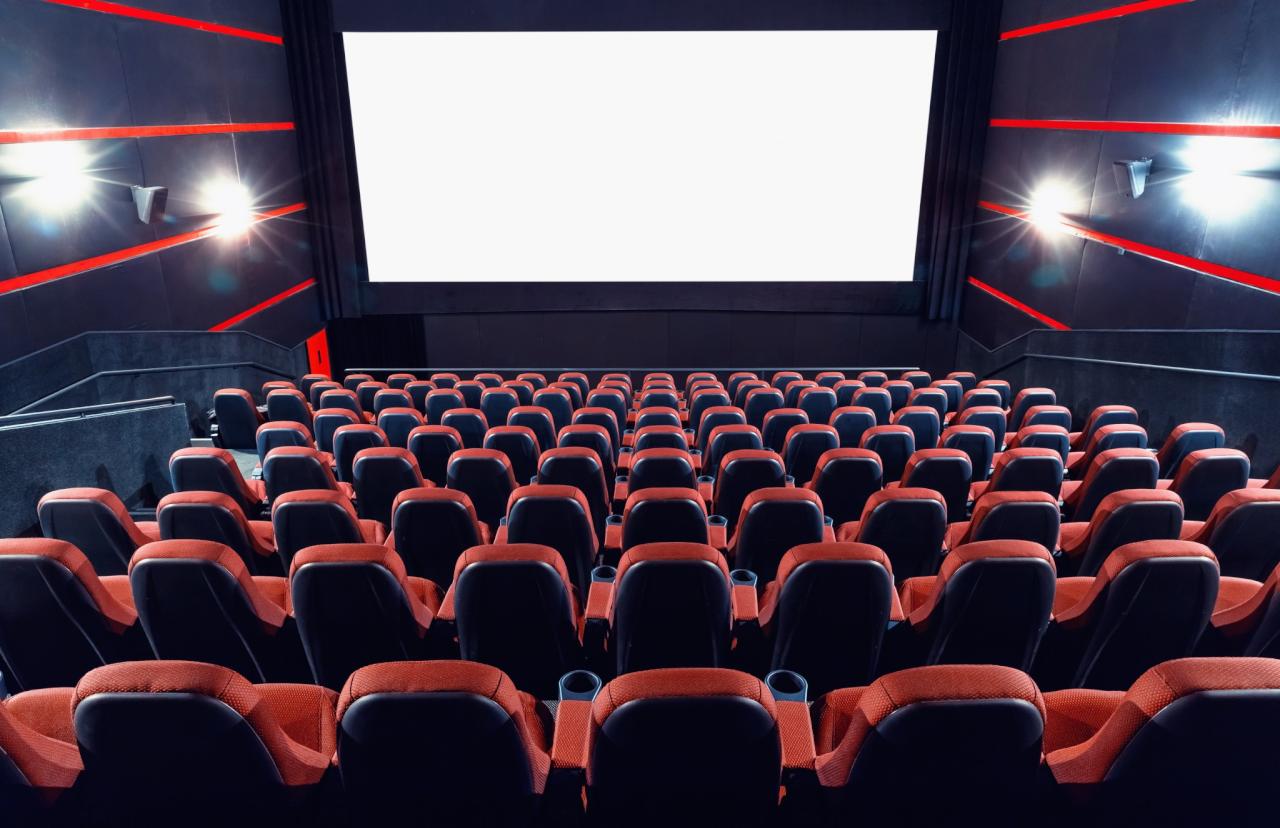 إطلاق دور السينما في السعودية بات جدياً