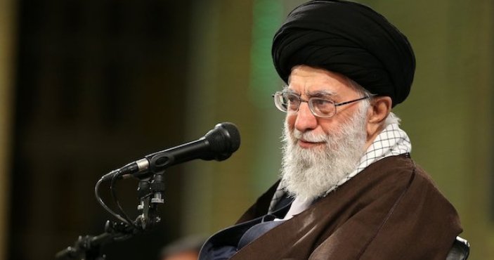 Ayatolá Jamenei: Irán no negociará con EEUU su presencia en la región