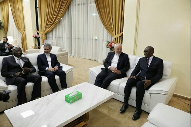 ظريف يزور السنغال سعياً لتعزيز العلاقات الاقتصادية والسياسية بين البلدين