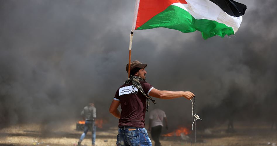 Israeli Forces Kill 1, Injure Nearly 1,000 Palestinians in Peaceful Gaza Protests
