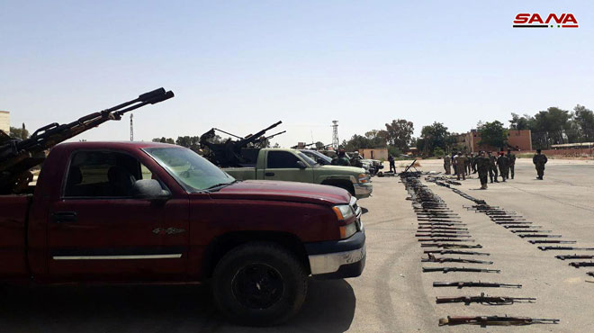 بالصور... أسلحة إرهابيي "جيش الإسلام" في الضمير قبيل إخراجهم إلى جرابلس