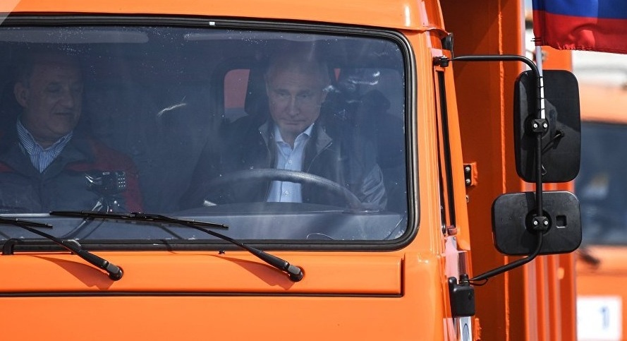 Putin Opens Bridge Link Russia to Crimea