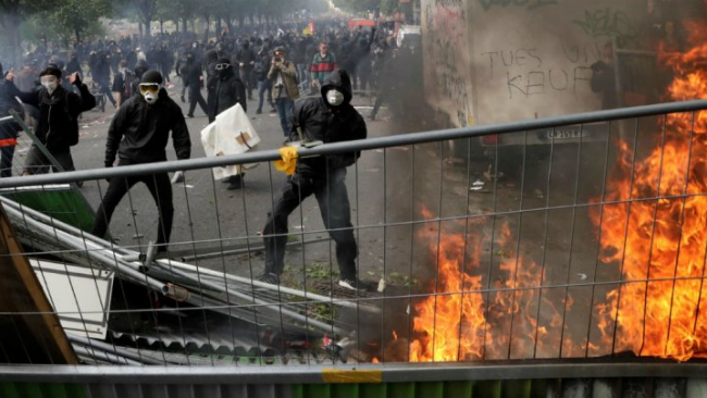 Violence Rocks May Day Rallies in Paris as Police Attack Protesters
