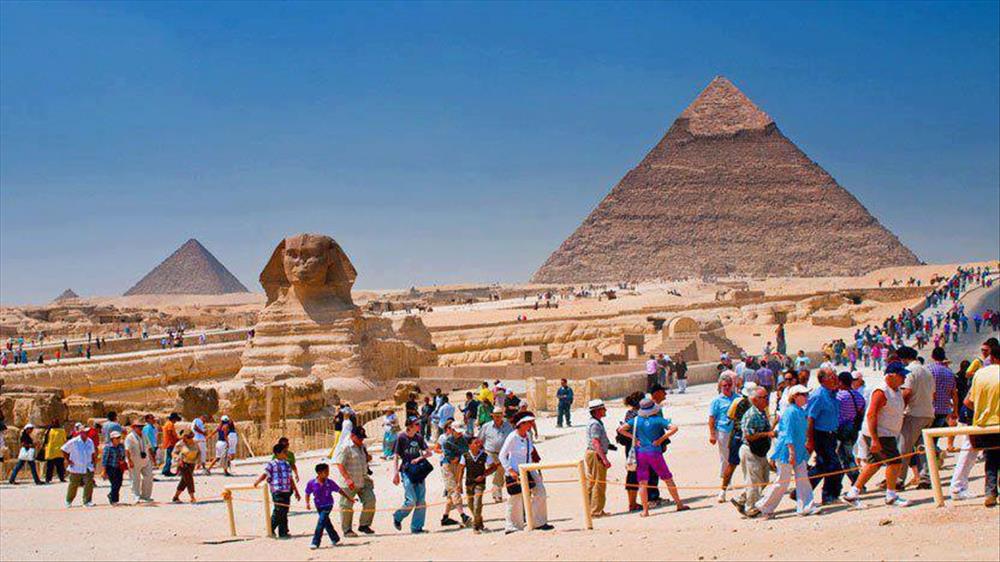 إيرادات مصر السياحية تتعافى بشكل متسارع