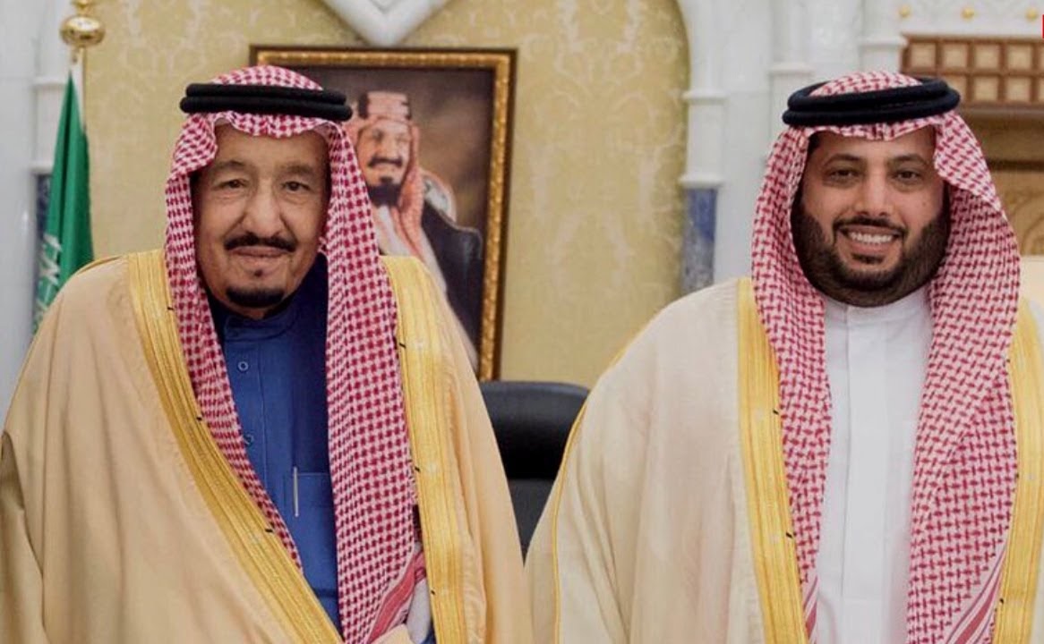 من جديد المستشار في الديوان الملكي السعودي تركي آل الشيخ يثير غضب المصريين