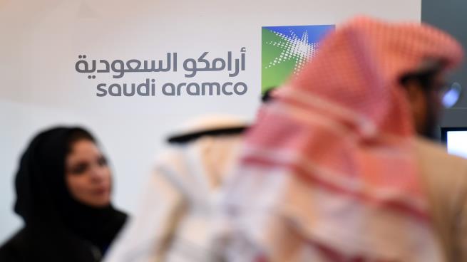 نيويورك تايمز: طرح شركة أرامكو في البورصة يهدّد مستقبل السعودية