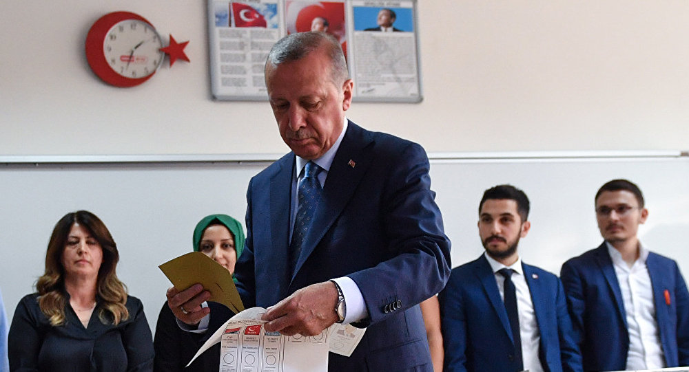 أردوغان يفوز بالانتخابات الرئاسية في تركيا والمعارضة تتهمه بالتزوير