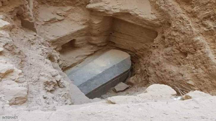 مصر: اكتشاف تابوت فرعوني ضخم وتخوف من فتحه!