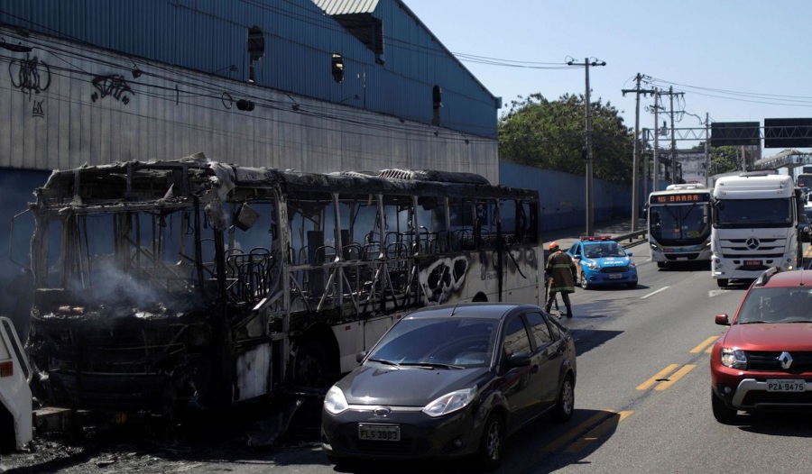 14 Killed in Brazilian Army Raids on Rio de Janeiro Drug Gangs