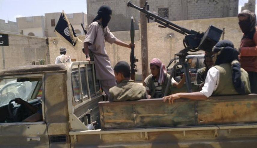 واشنطن بوست: السعودية والإمارات تمولان الجماعات الإرهابية في اليمن
