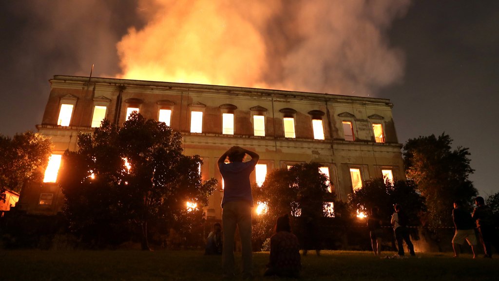 700 قطع أثار مصرية تتلف في حريق متحف ريو