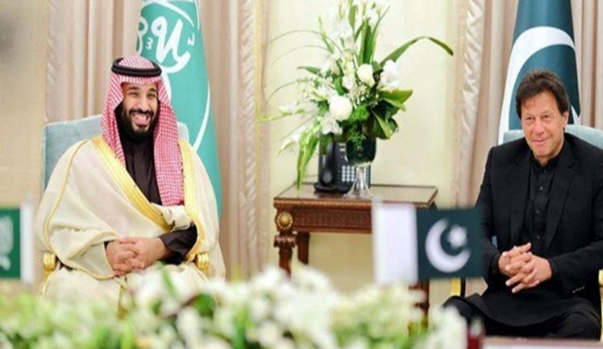 للتوسط بين إيران والسعودية.. عمران خان يلتقي الملك سلمان وولي العهد