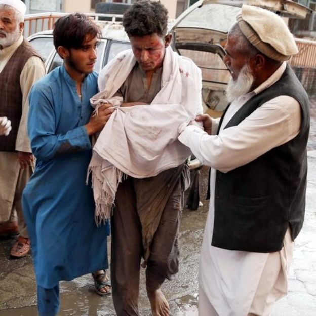 بیش از 60 کشته در انفجارهای بزرگ یک مسجد در افغانستان