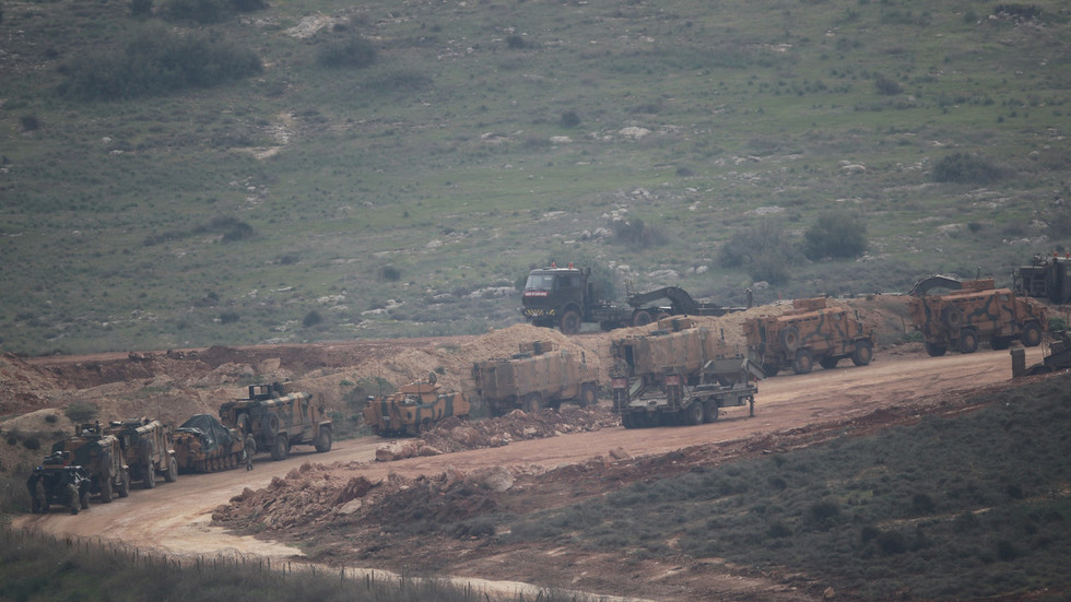 Turkey Deploys Military Reinforcement at Syria Border