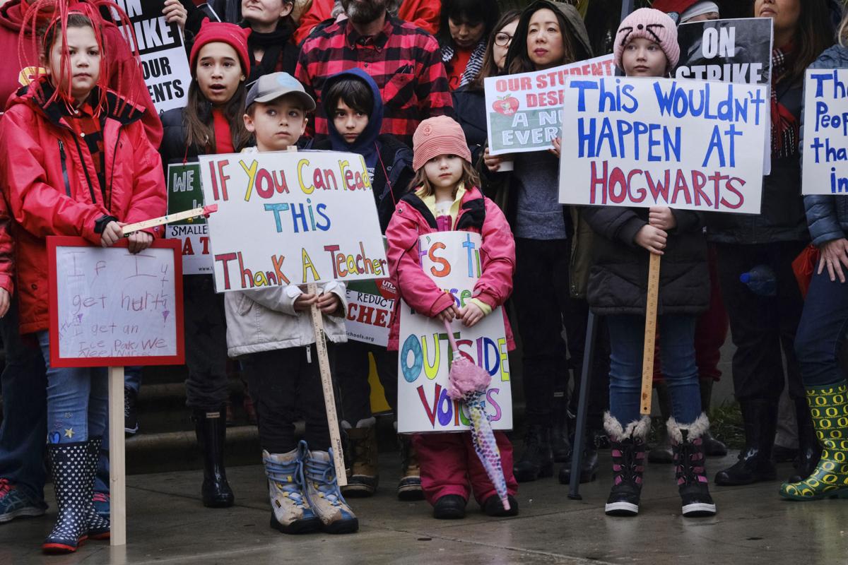 10,000s of Los Angeles Teachers Strike for 5th Day