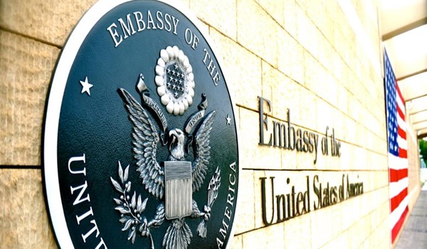 السفارة الأمريكية في بيروت تعمل بالخفاء لتهريب جزّار صهيوني كبير
