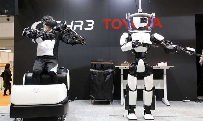 تويوتا تكشف النقاب عن روبوت جراح دقيق