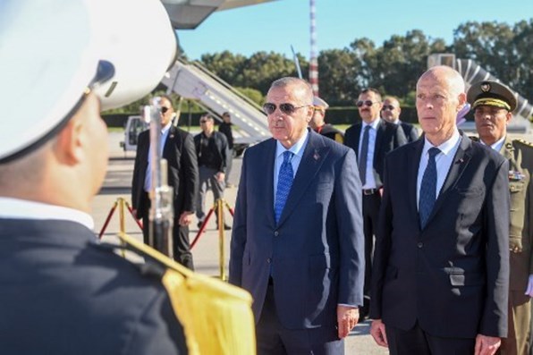 في زيارة مفاجئة إلى تونس: هكذا دعا إردوغان لحل النزاع الليبي