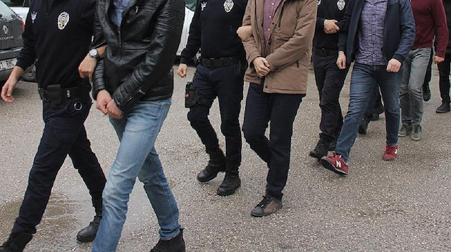 Turkey Issues Arrest Warrants for 1,112 over Links to Gulen