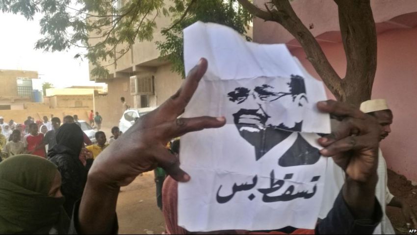 بعد إعلان حالة الطوارئ.. السودان على صفيح ساخن