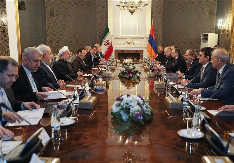 روحاني: إيران تسعى لتعزيز علاقاتها مع دول الجوار وخاصة أرمينيا