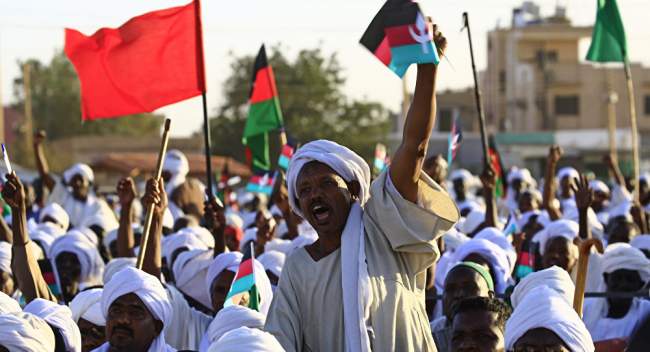 "ثورة إنقاذ" أم "إنقاذ الثورة: السودان إلى أين؟