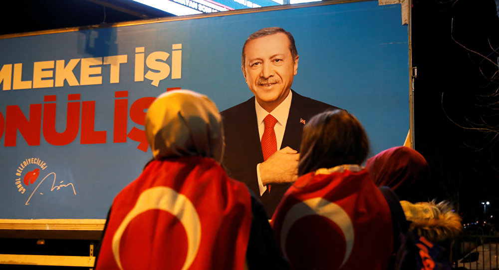 ازالة صور رجب طيب اردوغان من اسطنبول بعد خسارة حزبه الانتخابات البلدية