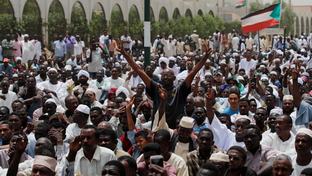 السودان: مظاهرات تطالب المجلس العسكري بتسليم السلطة للمدنيين