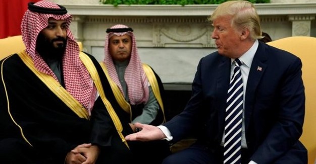 سعوديون: #ترامب_يهين_سلمان و #ترامب_يهين_السعودية