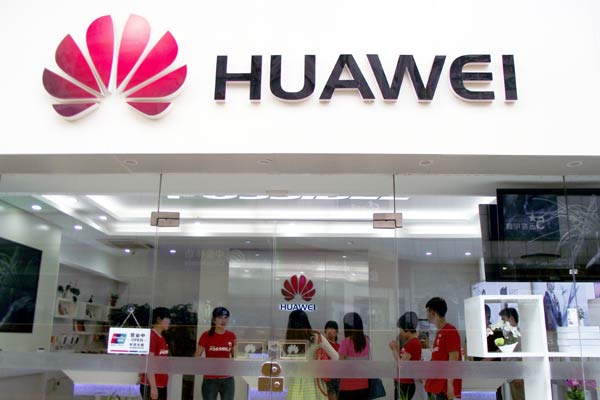 US Blacklists Chinese Giant Huawei Amid Trade War