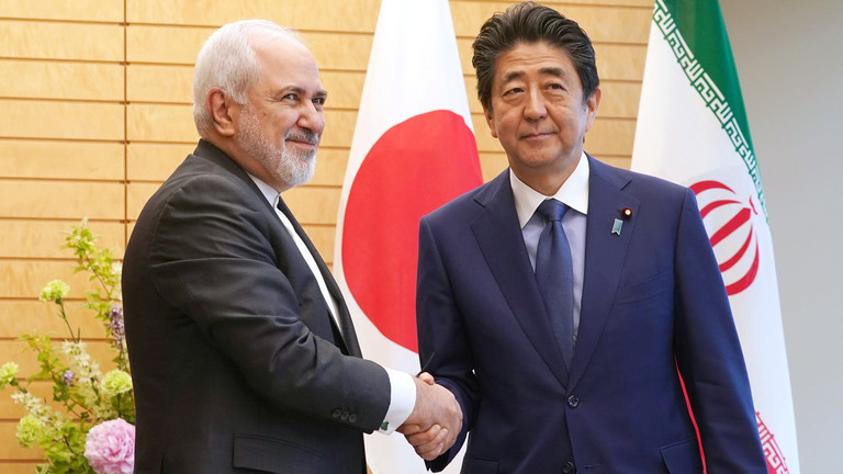 زيارة تاريخية لرئيس الوزراء الياباني الى طهران
