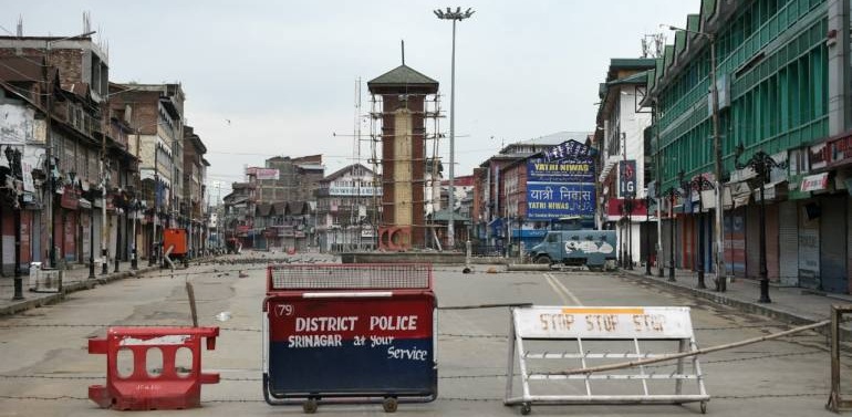 Pakistani, Indian Envoys Trade Barbs Over Kashmir