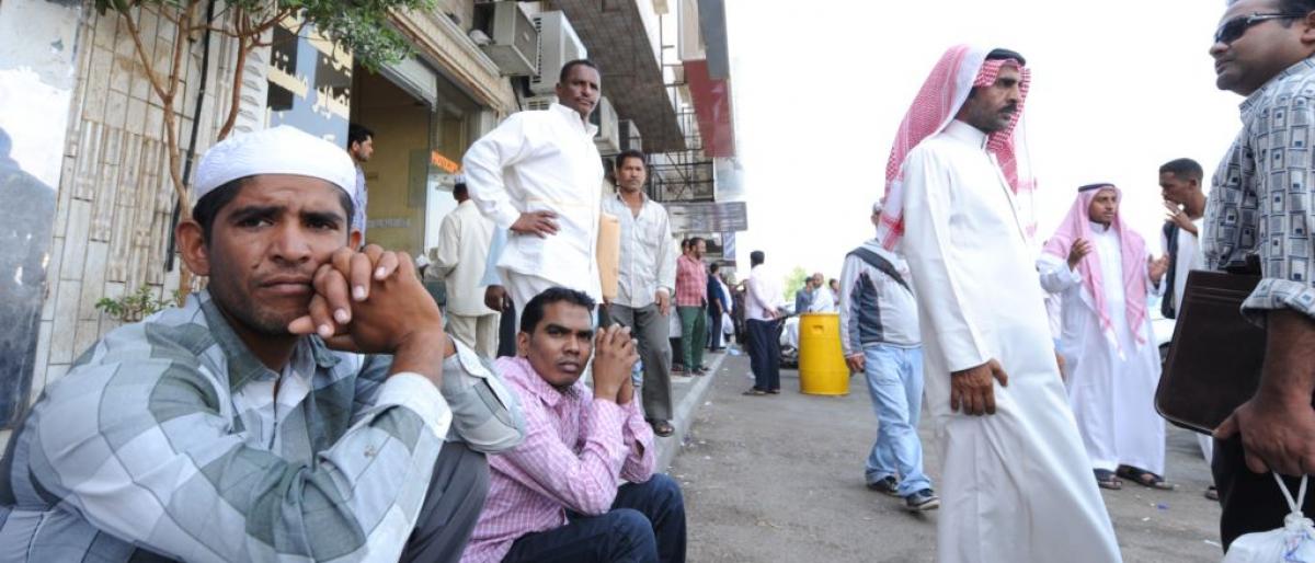 منظمة حقوقية: السلطات السعودية تسحق العمالة الوافدة