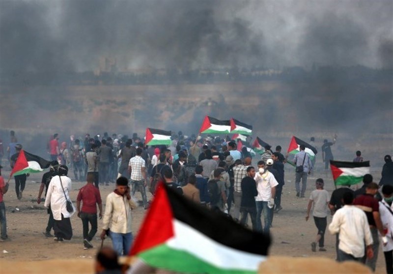 إصابة أكثر من 50 فلسطينياً شرق غزة في مسيرات العودة