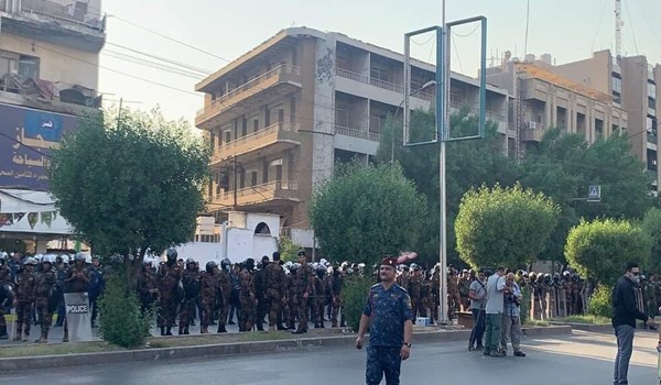 عراقيون يتظاهرون أمام السفارة الفرنسية في بغداد.. والسبب؟