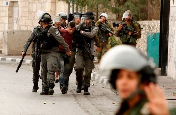 قوات الاحتلال تنفذ حملة اعتقالات في عدد من المناطق الفلسطينية