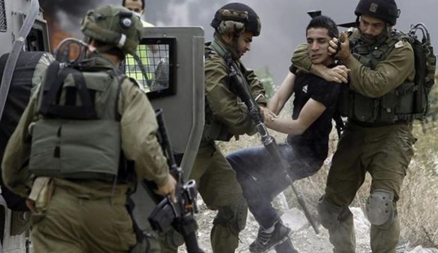 الاحتلال الإسرائيلي يعتقل 12 فلسطينياً من الضفة والقدس المحتلتين