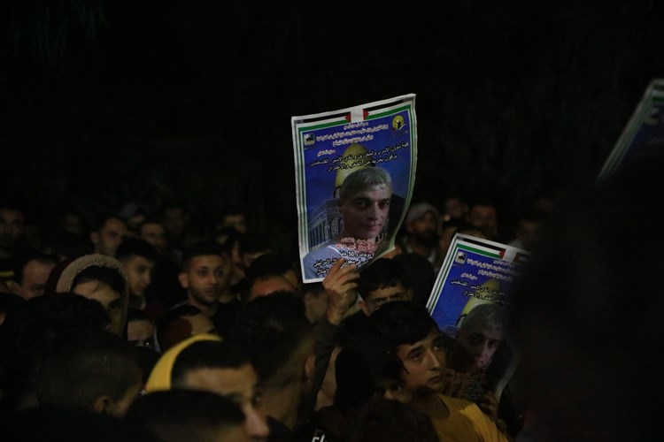 سلطات الاحتلال ترفض تسليم جثمان الشهيد كمال أبو وعر