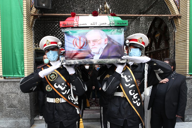 مجلة "ذي نيويوركر": برنامج إيران النووي سيستمر بزخم اكبر بالرغم من اغتيال فخري زادة