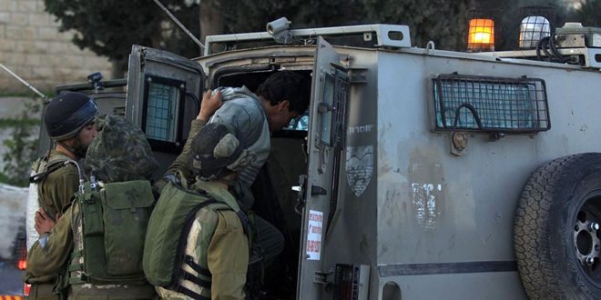 قوات الاحتلال تعتقل 3 فلسطينيين في الضفة الغربية