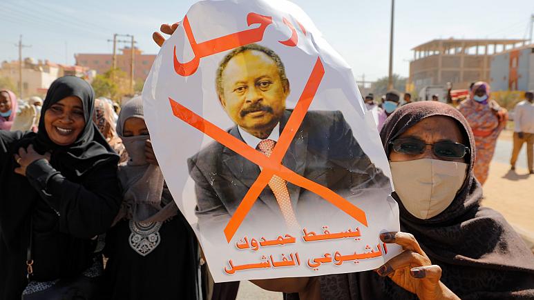روح الثورة تعود لتنبض في قلب الشعب السوداني.. ما هو مصير الحكومة العميلة؟