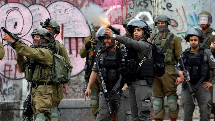 اعتقال 16 فلسطينياً بالقدس والضفة وإصابة عامل برصاص الاحتلال في جنين