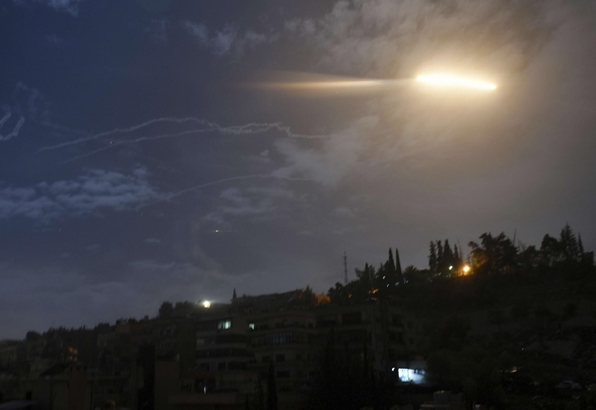 الدفاعات الجوية السورية تسقط صواريخ إسرائيلية