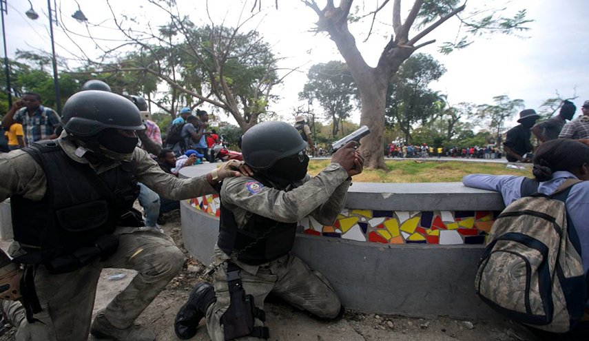 اندلاع اشتباكات عنيفة في هايتي خلال احتجاج للشرطة