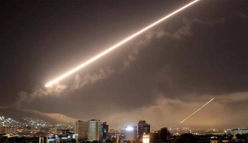 الدفاعات الجوية السورية تتصدى لصواريخ معادية جنوب دمشق